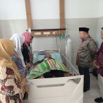 Teguhkan Tali Silaturrahmi: Rektor IAIN Manado bersama Jajarannya Jenguk Pensiunan Kabag Terdahulu